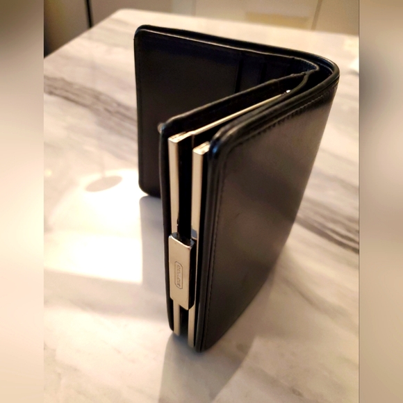 Coach Snap Wallet Purse - Picture 6 of 6